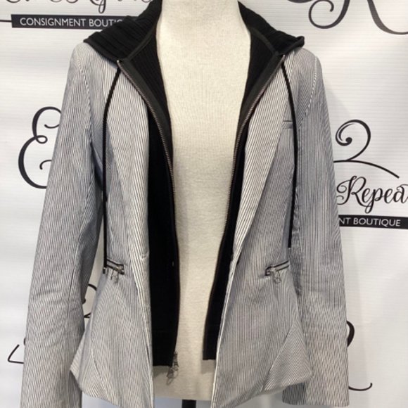 VERONICA BEARD SZ 8 PIN STRIPE BLAZER - Picture 3 of 11